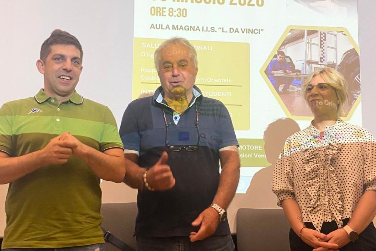 Premiazione della borsa di studio da 1.000 euro donata da Centro Revisioni agli studenti dell'ITIS Leonardo da Vinci di Portogruaro